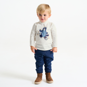 تيشيرت برقبة عالية وأكمام طويلة برسمة حيوان القندس باللون الأبيض للأولاد الصغار